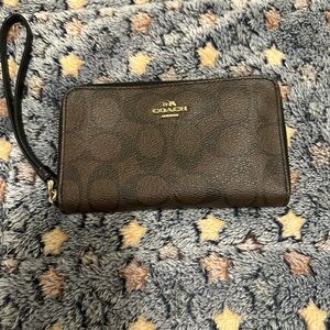 Small Coach wristlet